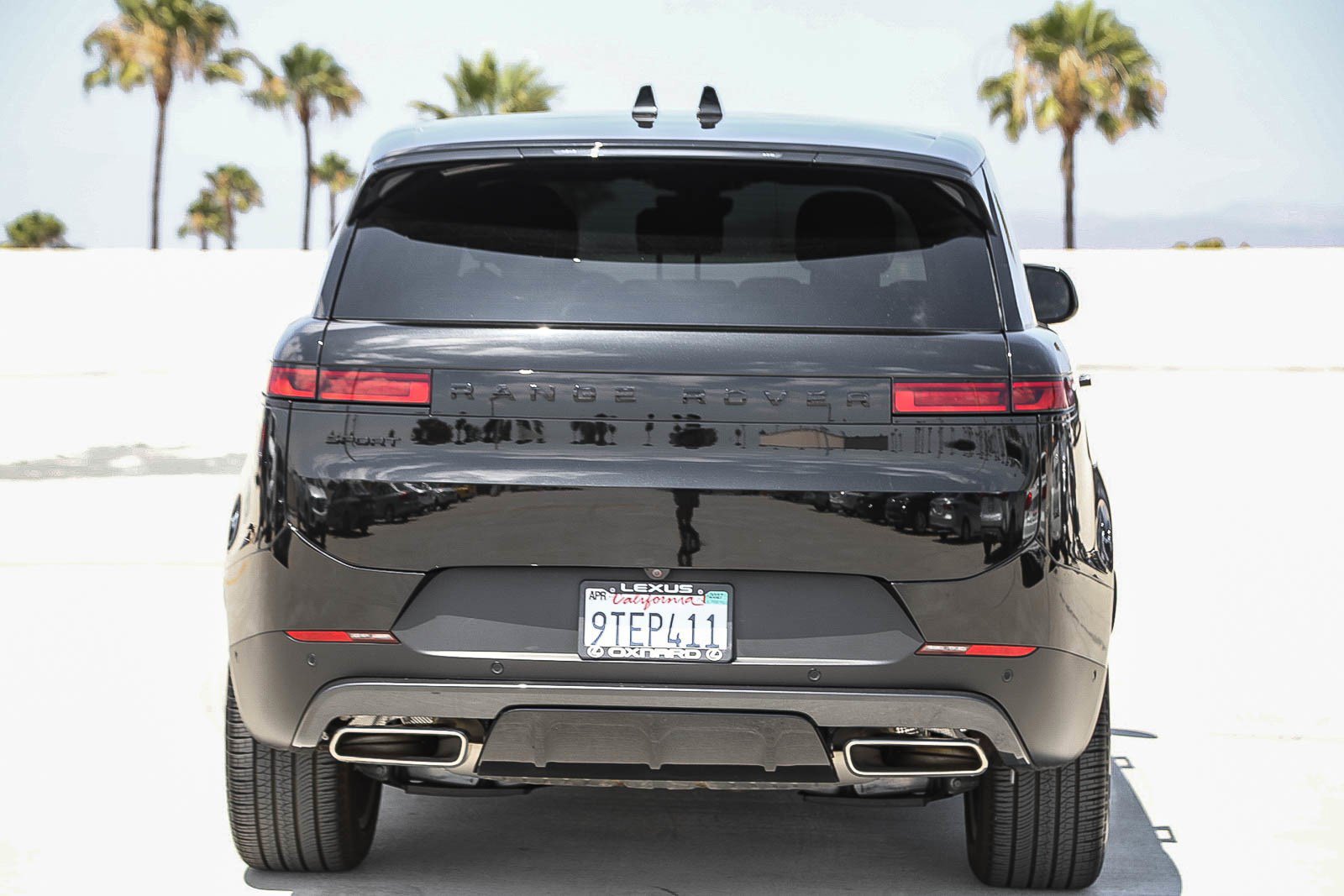 Used 2025 Land Rover Range Rover Sport SE AWD/4WD image 6