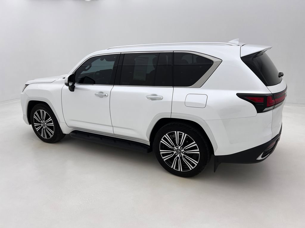 Certified 2024 Lexus LX 600 4WD w/ Luxury Package image 10