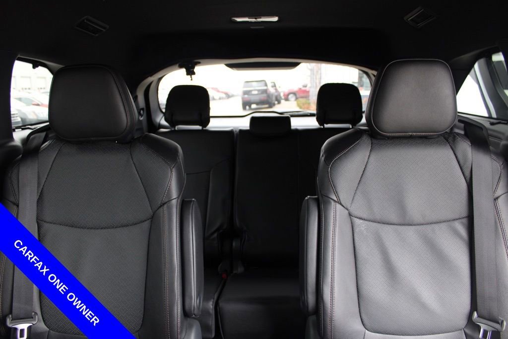 Used 2025 Toyota Sienna Platinum image 30