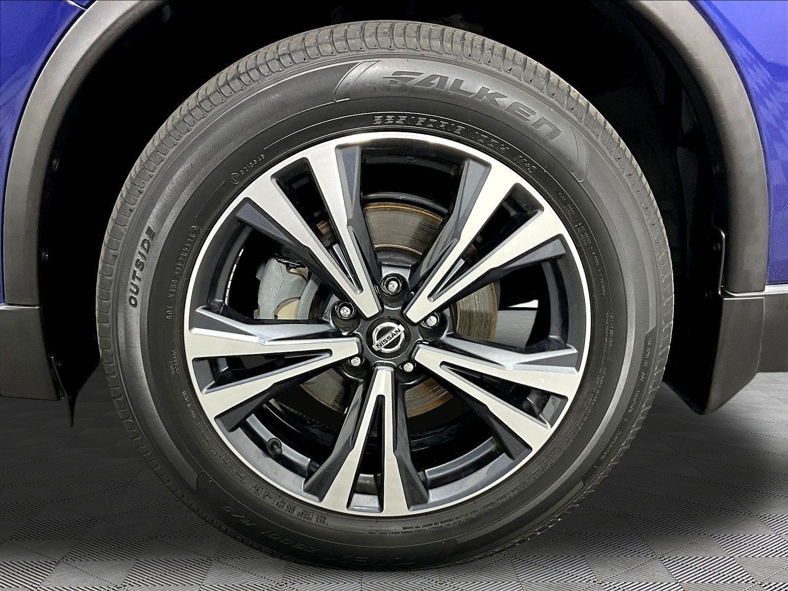 Used 2019 Nissan Rogue SV w/ Sun & Sound Touring Package AWD/4WD image 34