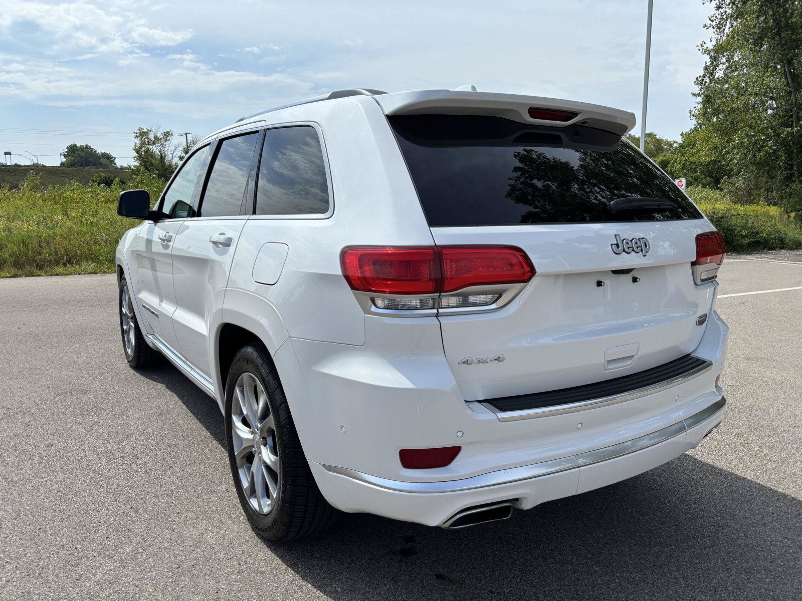 Used 2021 Jeep Grand Cherokee Summit w/ Platinum Series Group AWD/4WD image 3