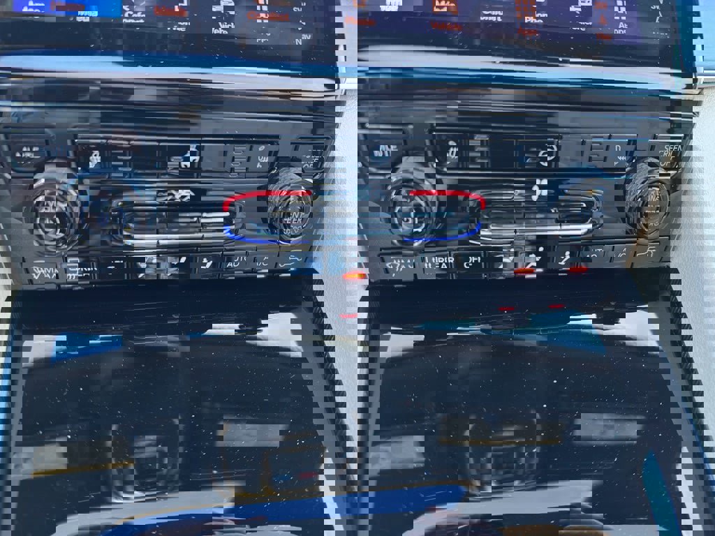 New 2025 Jeep Grand Cherokee Limited image 17