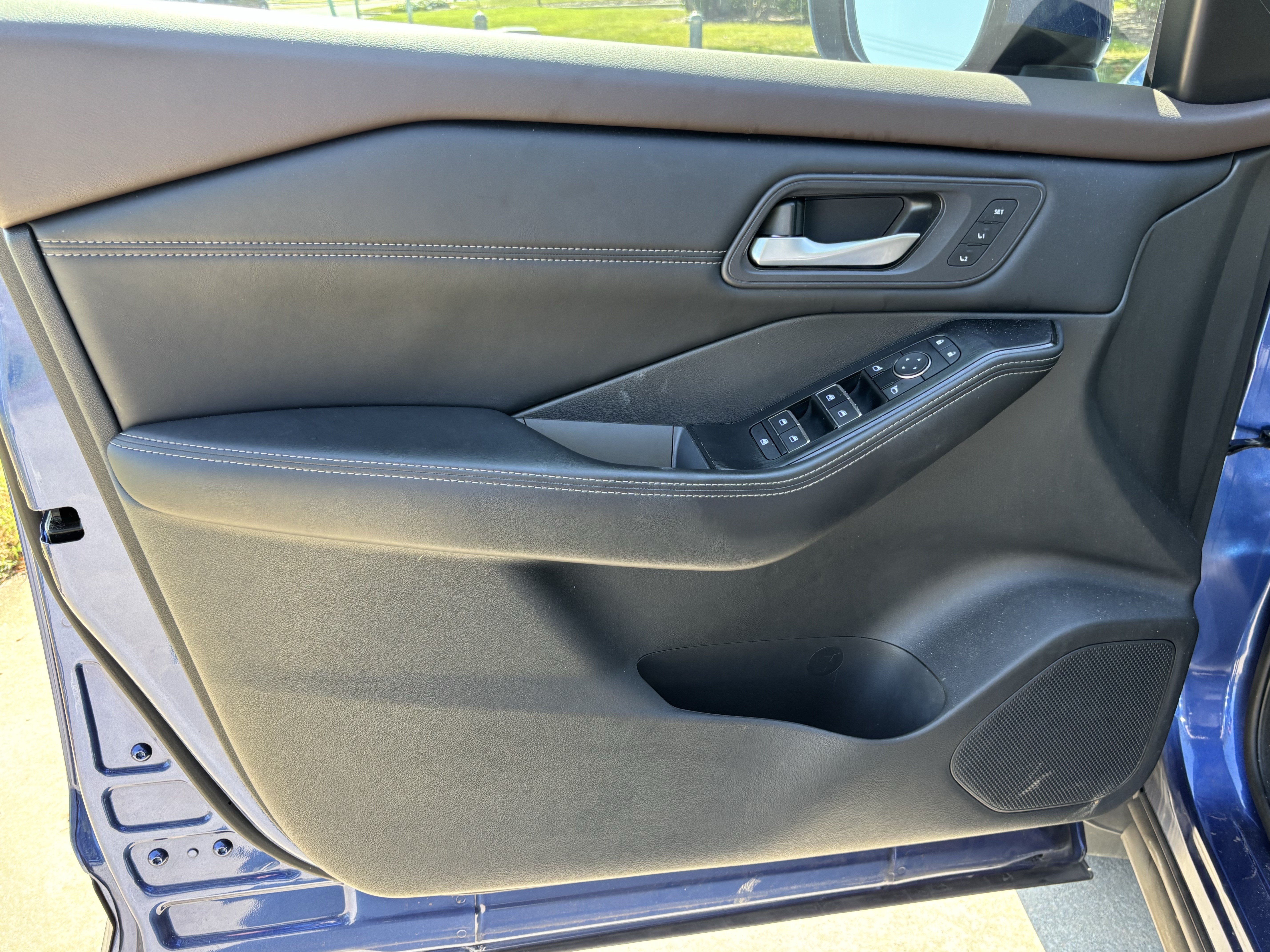 Used 2023 Nissan Rogue SL FWD image 15
