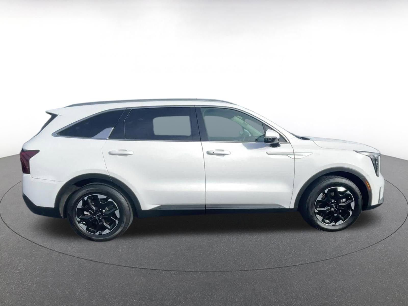 Used 2024 Kia Sorento S image 16