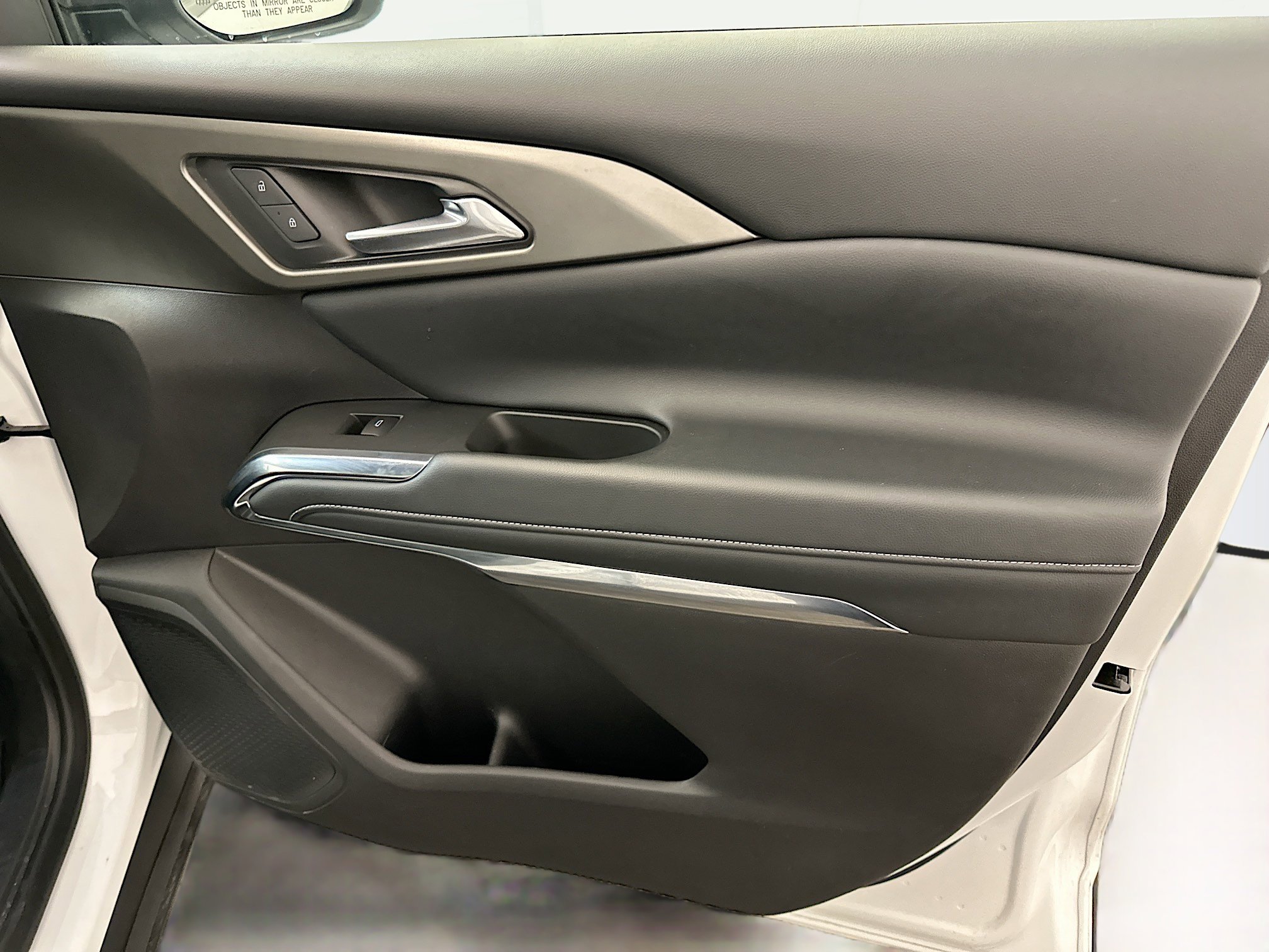 Used 2025 Chevrolet Traverse LT image 35