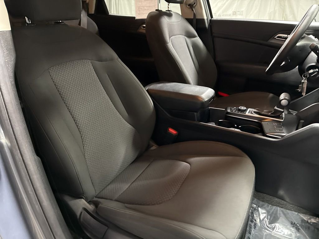 Used 2025 Kia Sportage LX image 9
