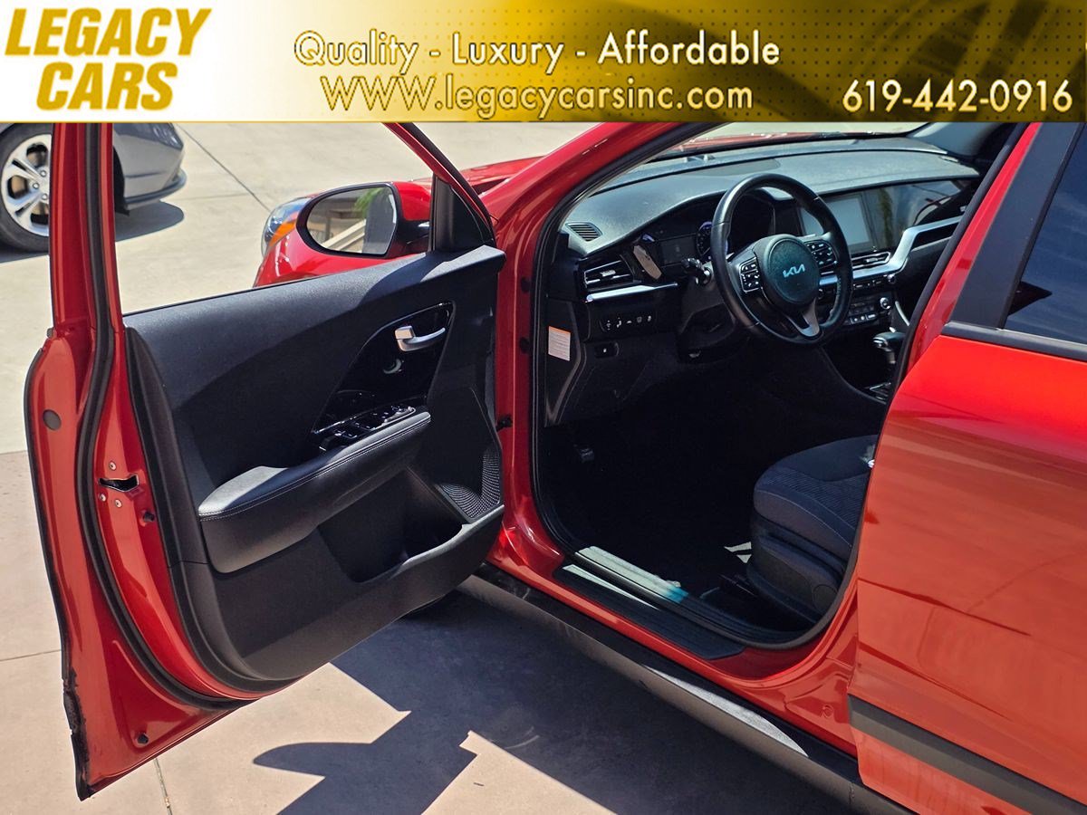 Used 2022 Kia Niro LXS FWD image 42