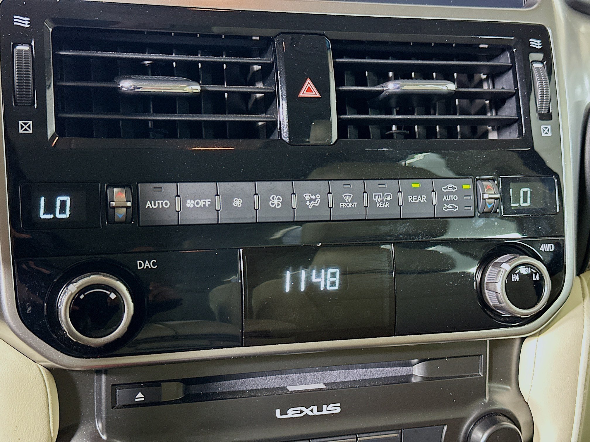 Used 2023 Lexus GX 460 Premium w/ Accessory Package AWD/4WD image 24