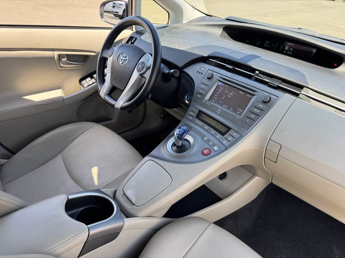 Used 2013 Toyota Prius Four FWD image 13