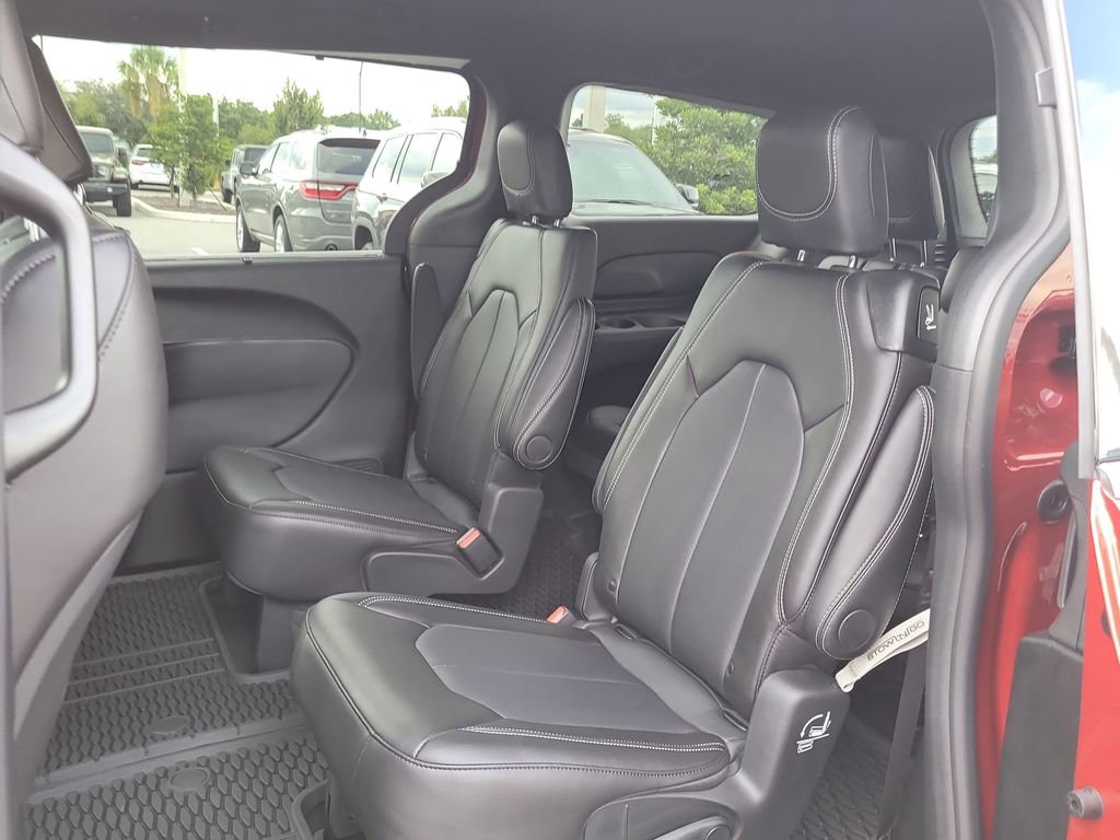 New 2026 Chrysler Voyager LX image 12