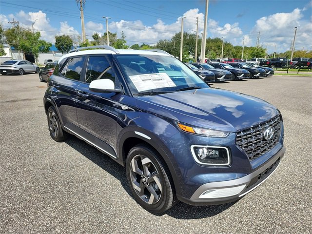 New 2025 Hyundai Venue Limited image 1