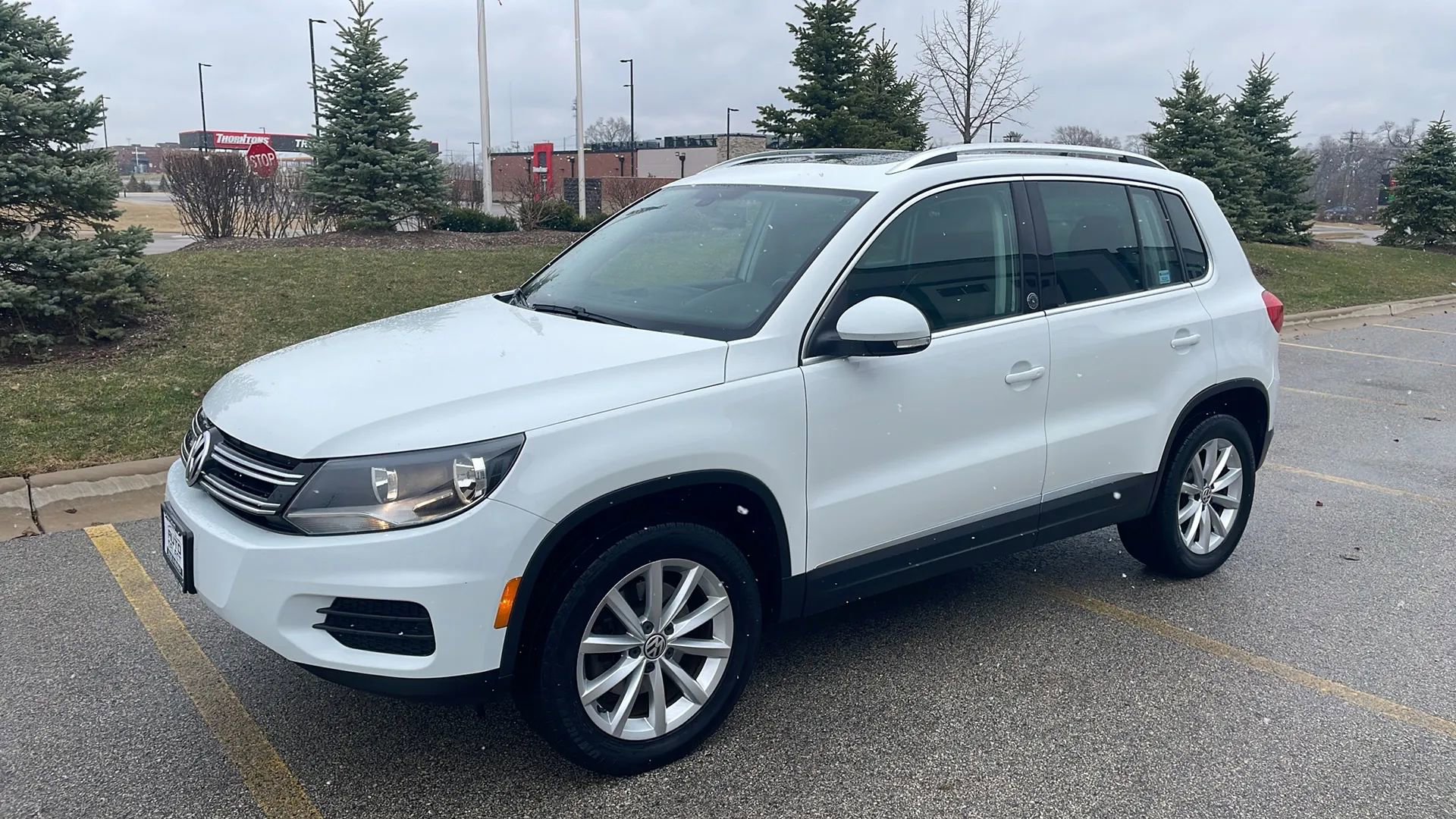 Used 2017 Volkswagen Tiguan Wolfsburg Edition AWD/4WD image 2