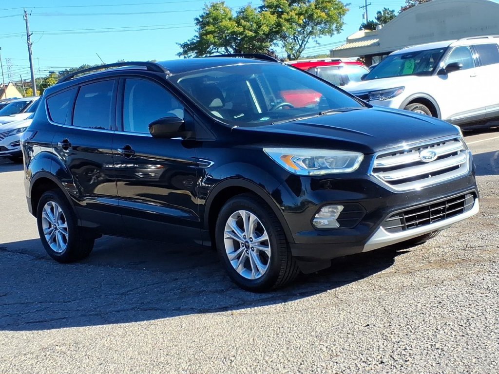 Used 2017 Ford Escape SE w/ Equipment Group 201A FWD image 7