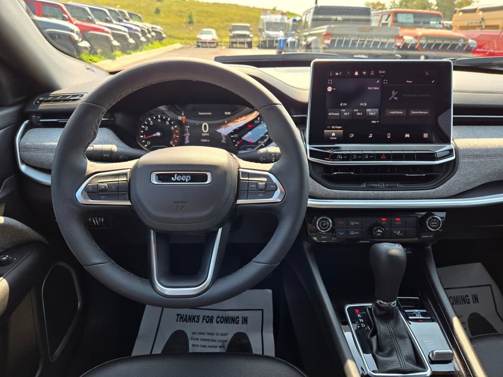Used 2024 Jeep Compass Latitude AWD/4WD image 18