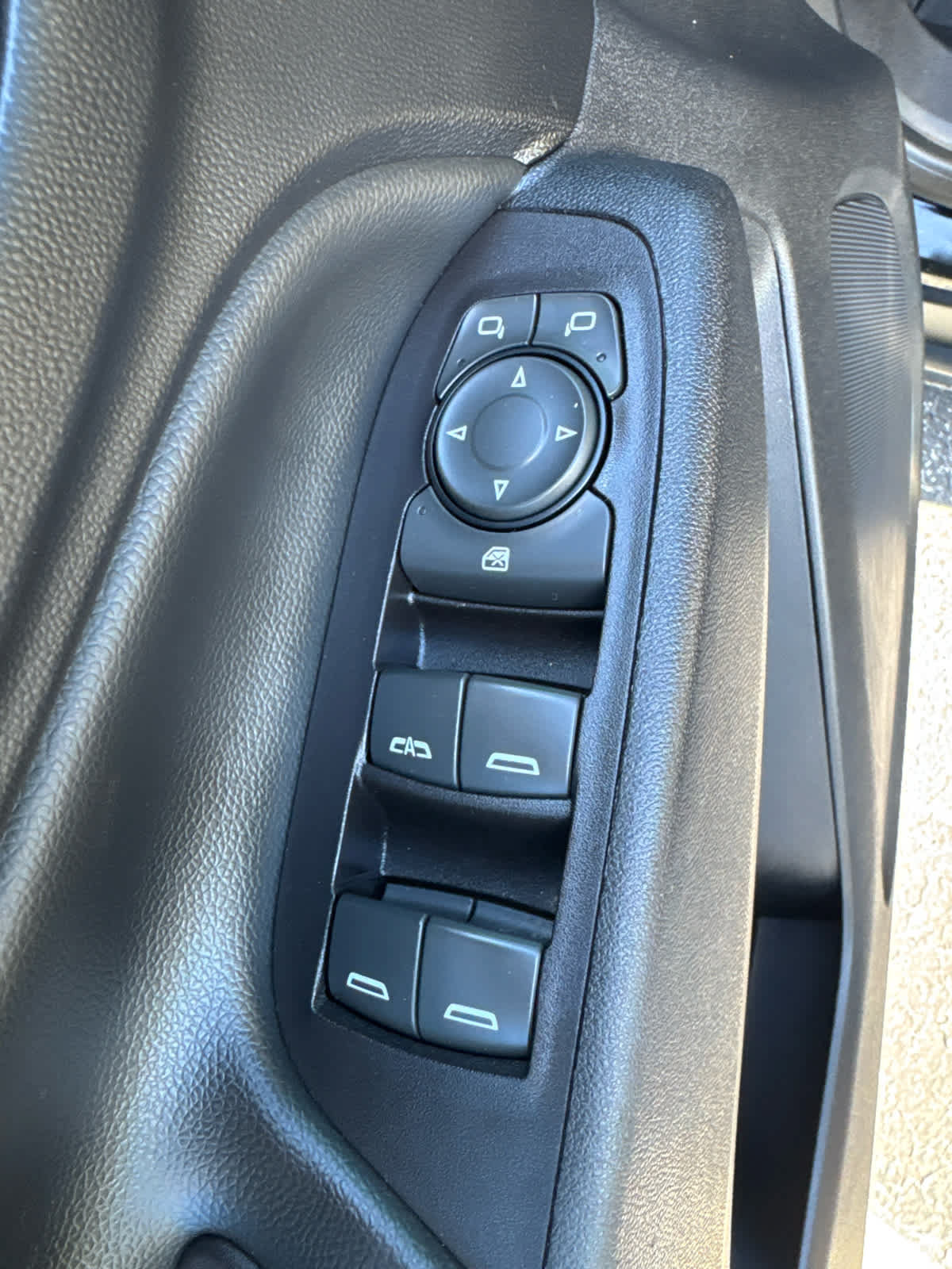 Used 2019 Chevrolet Equinox LT FWD image 14