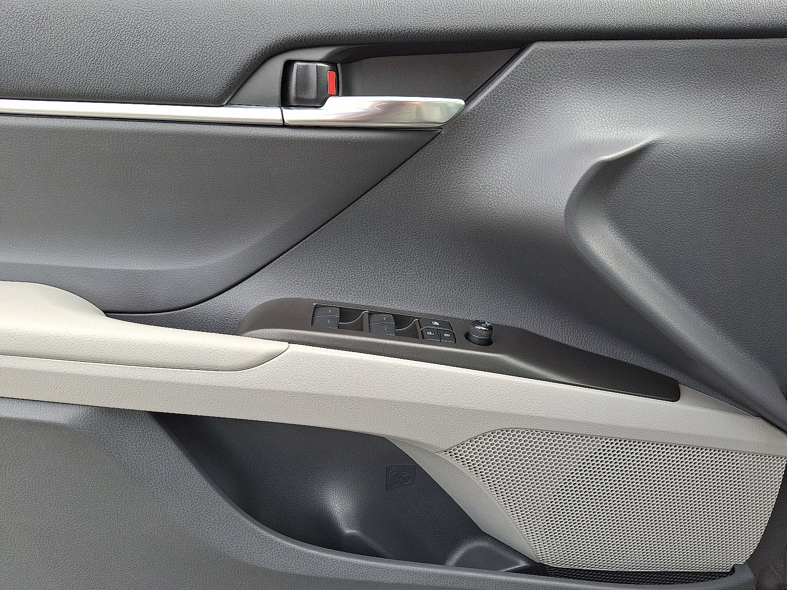 Certified 2023 Toyota Camry SE image 13