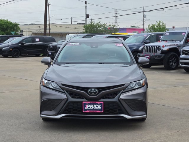 Used 2022 Toyota Camry XSE FWD image 2
