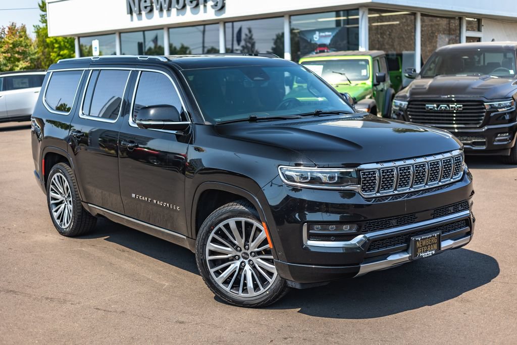Used 2022 Jeep Grand Wagoneer Series III w/ Flexible Seating Group AWD/4WD image 2