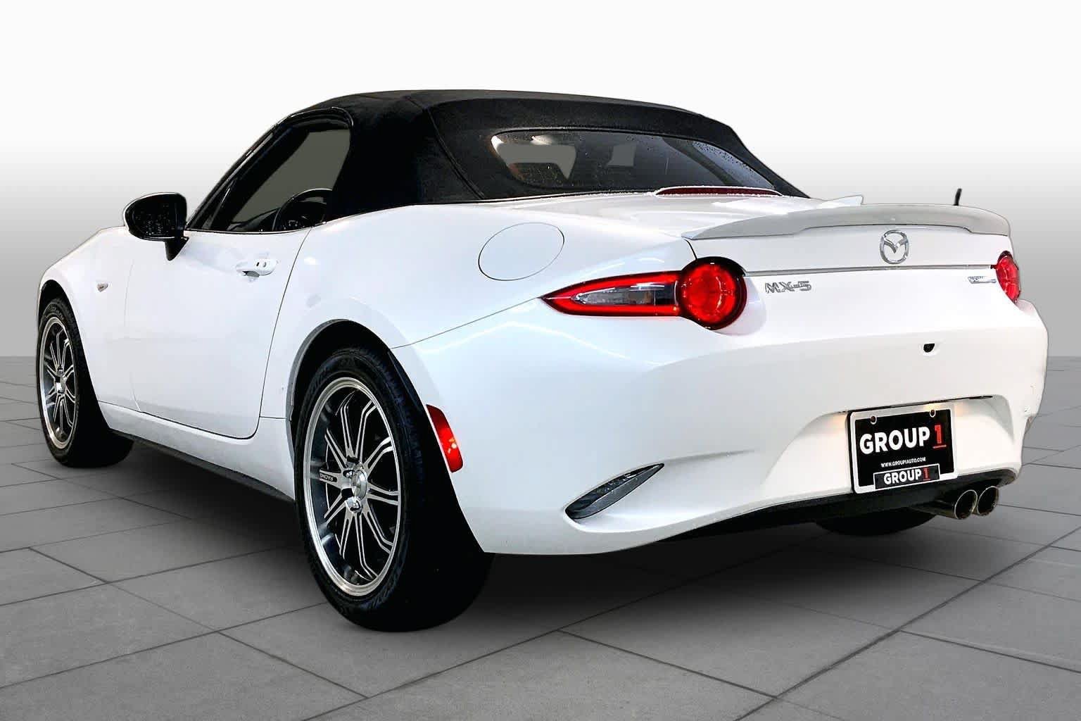 Used 2023 MAZDA MX-5 Miata Grand Touring RWD image 11