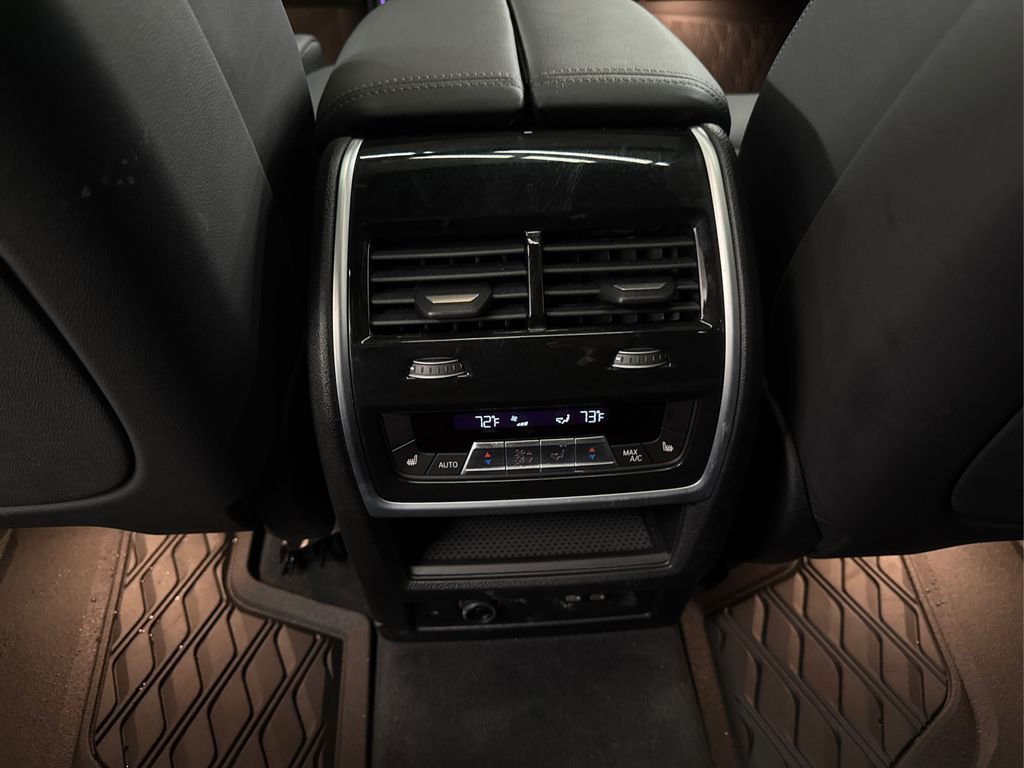 Certified 2025 BMW X7 xDrive40i w/ M Sport Package image 37