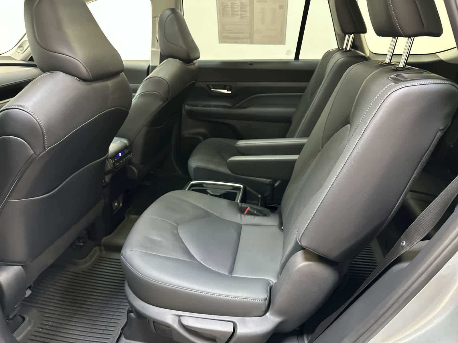 Used 2024 Toyota Grand Highlander Platinum image 6