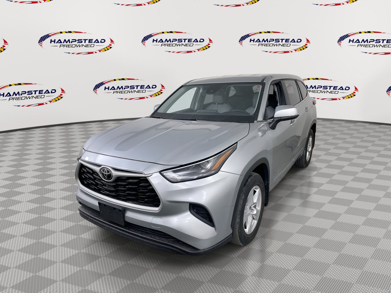 Used 2023 Toyota Highlander L AWD/4WD image 1