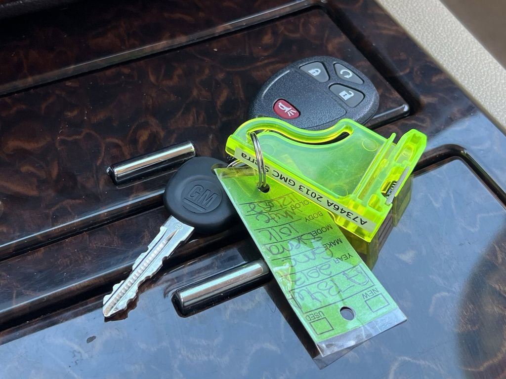 Used 2013 GMC Sierra 3500 Denali image 31