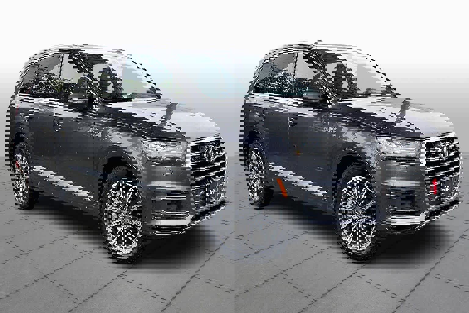 Used 2018 Audi Q7 3.0T Premium Plus image 2