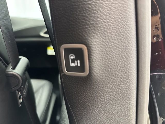 New 2026 Chrysler Pacifica Select image 36