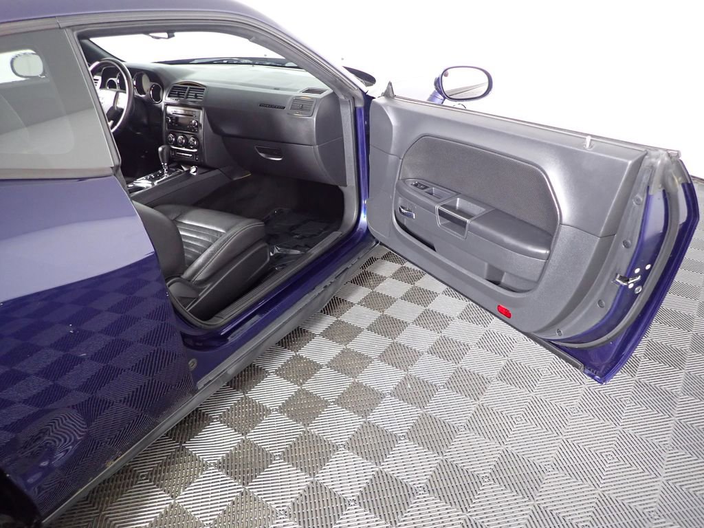 Used 2013 Dodge Challenger SXT Plus image 37