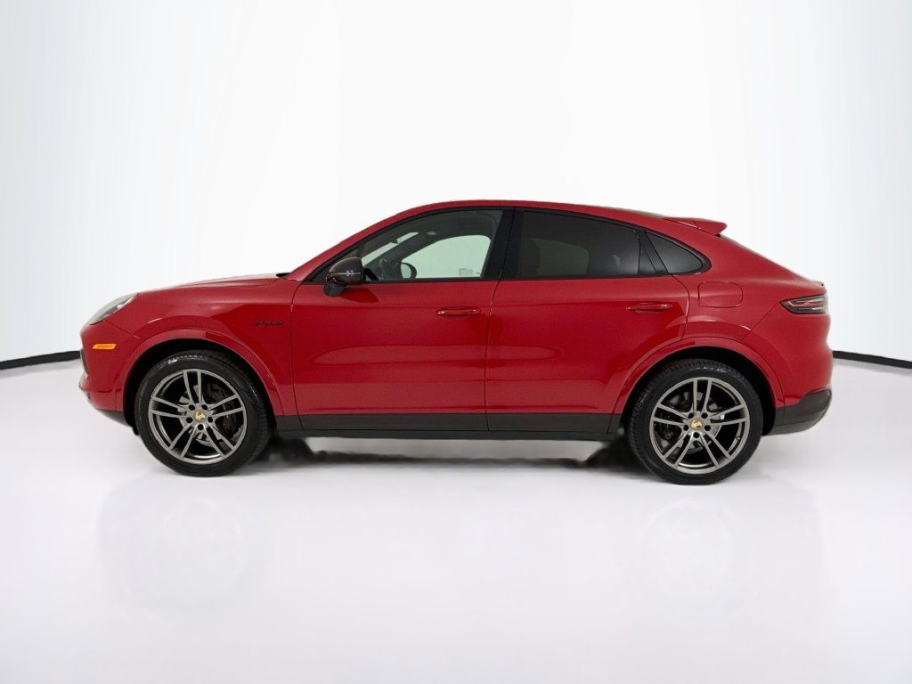 Certified 2023 Porsche Cayenne Coupe AWD/4WD image 2