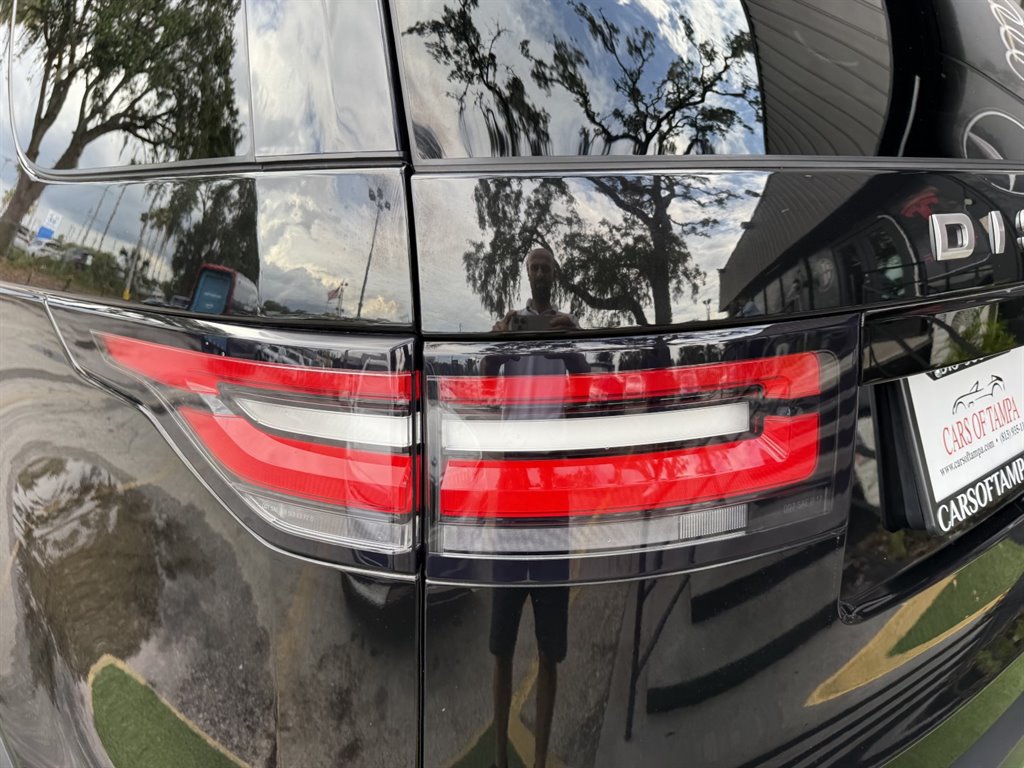 Used 2017 Land Rover Discovery HSE Luxury AWD/4WD image 11