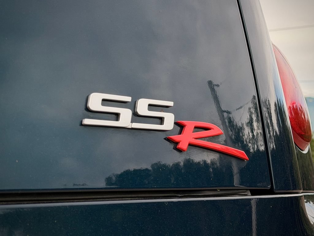 Used 2005 Chevrolet SSR w/ Preferred Equipment Group RWD image 11