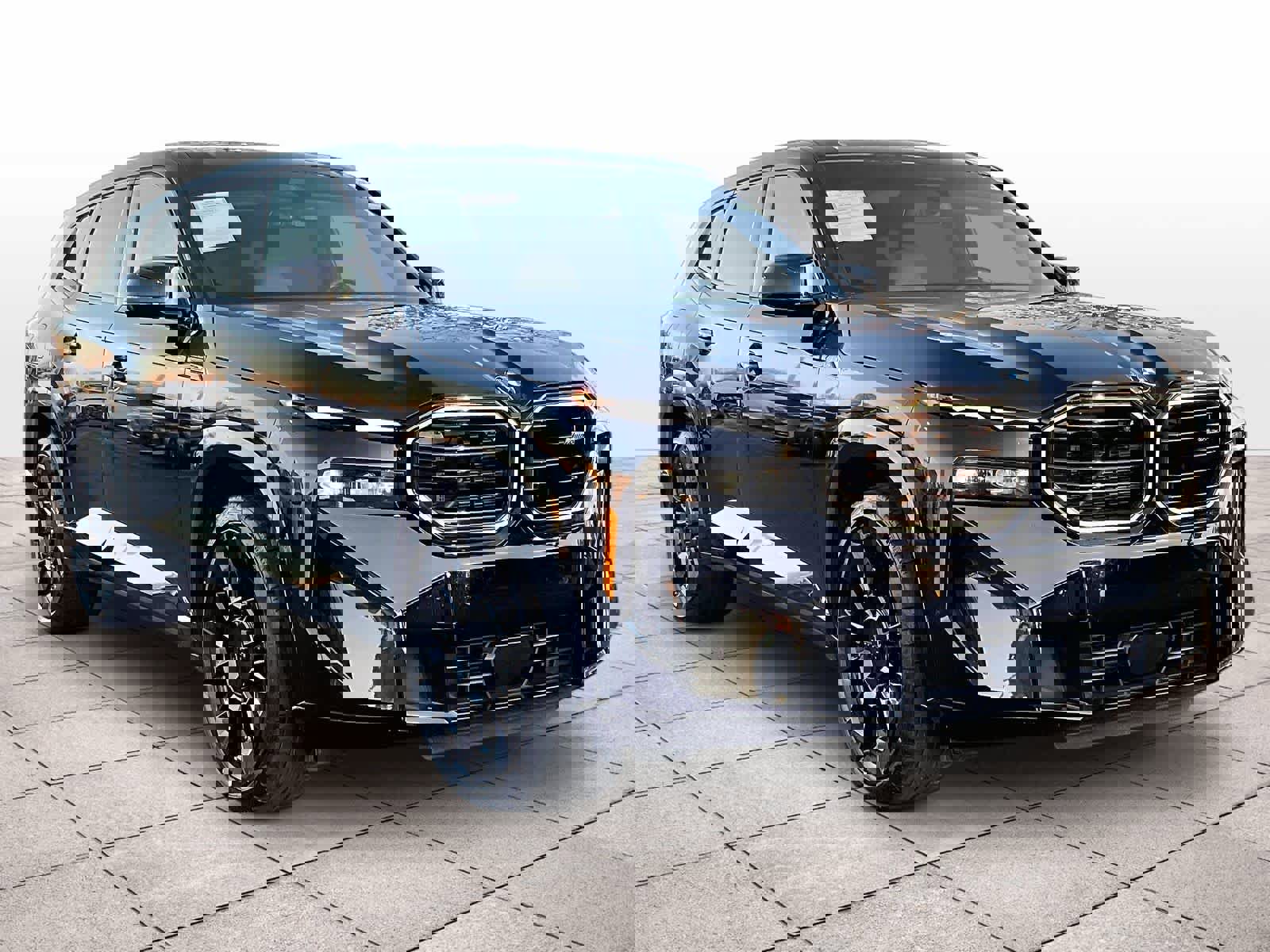 Used 2025 BMW XM image 2