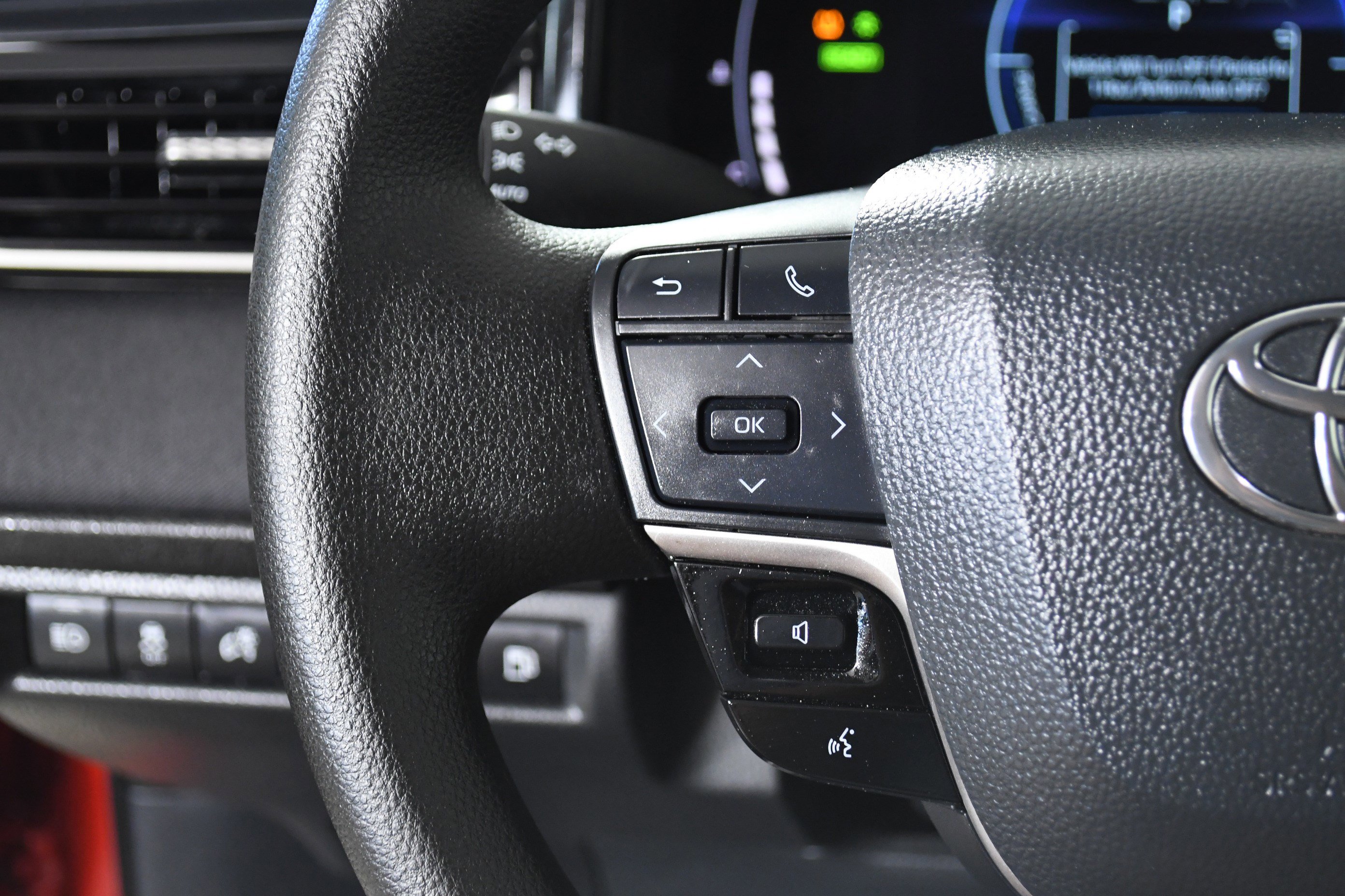 Used 2025 Toyota Camry LE image 11