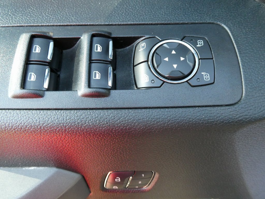 Used 2017 Ford F150 Platinum w/ Equipment Group 701A Luxury image 21