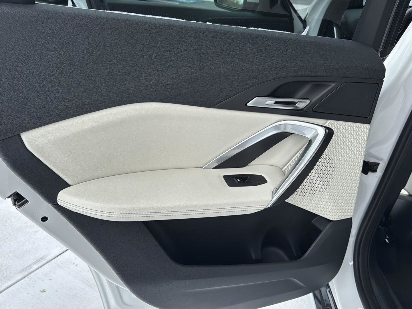 New 2026 BMW X1 xDrive28i w/ Technology Package image 15