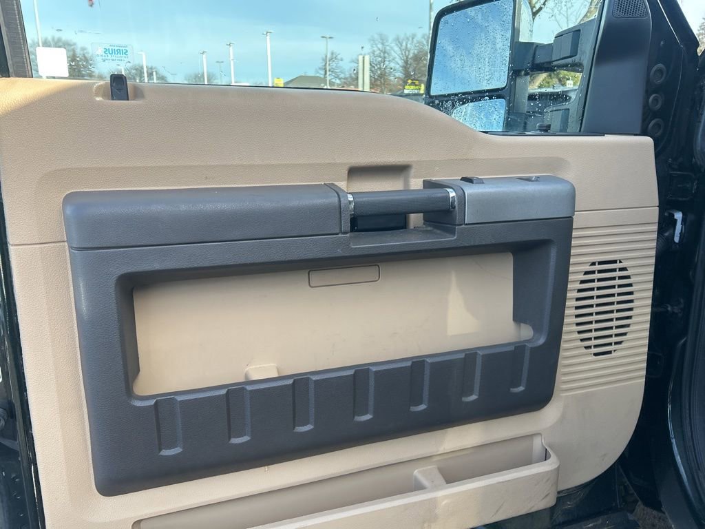 Used 2015 Ford F250 Lariat w/ Chrome Package image 14