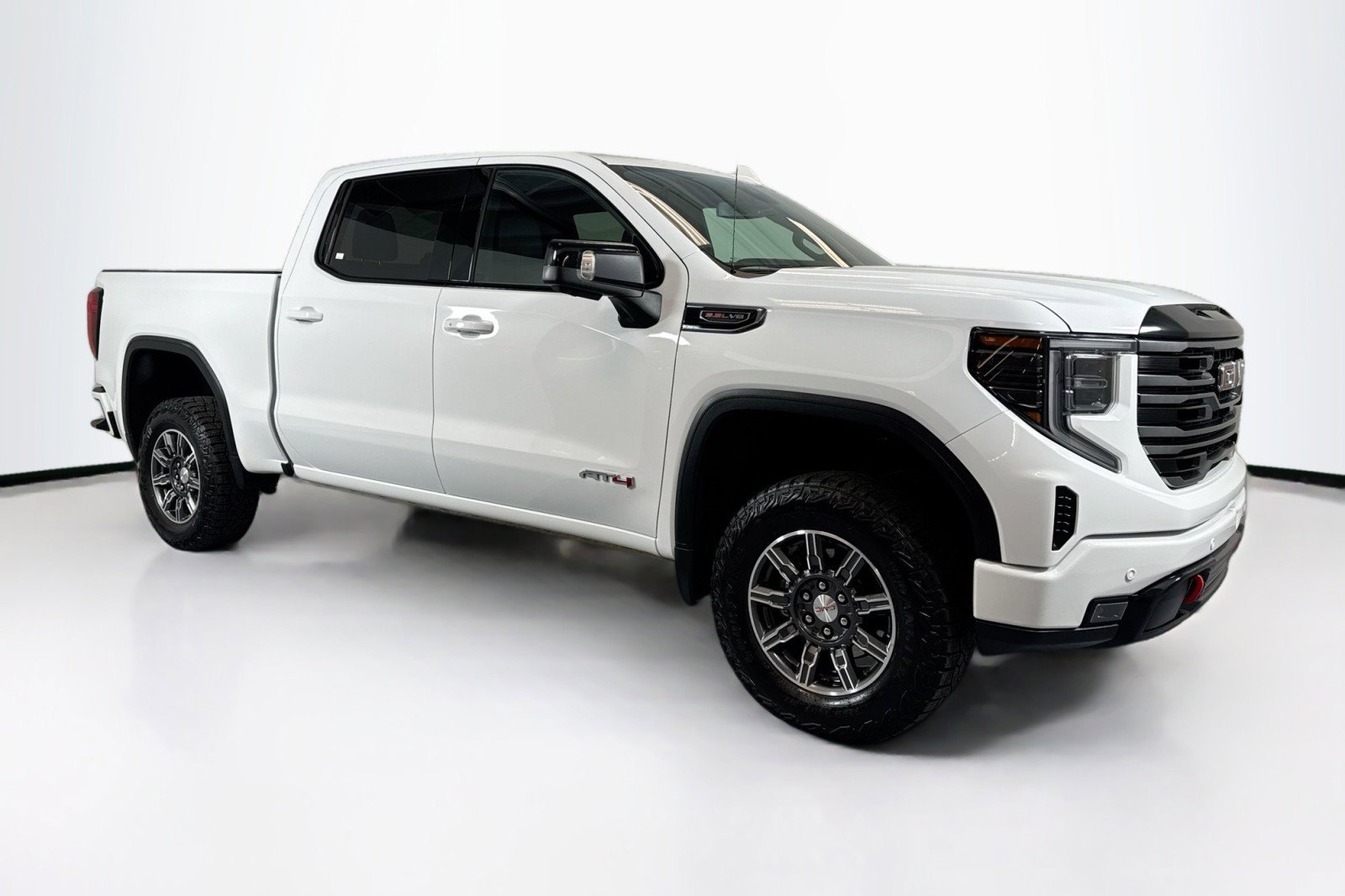 Used 2025 GMC Sierra 1500 AT4 image 3