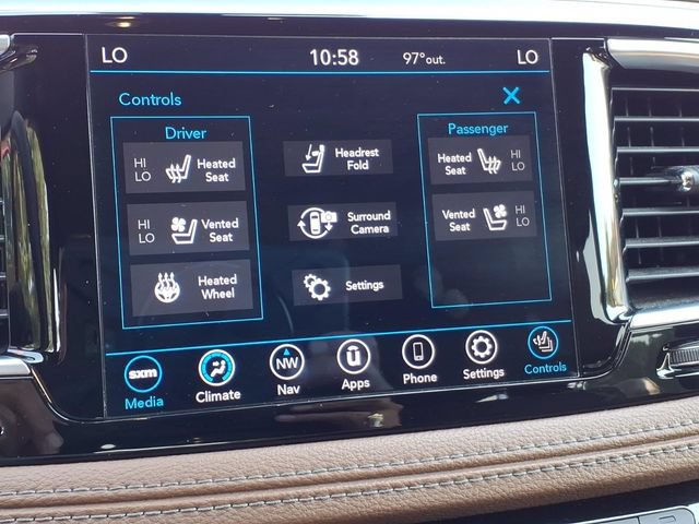 Used 2020 Chrysler Pacifica Limited w/ Advanced Safetytec Group FWD image 11