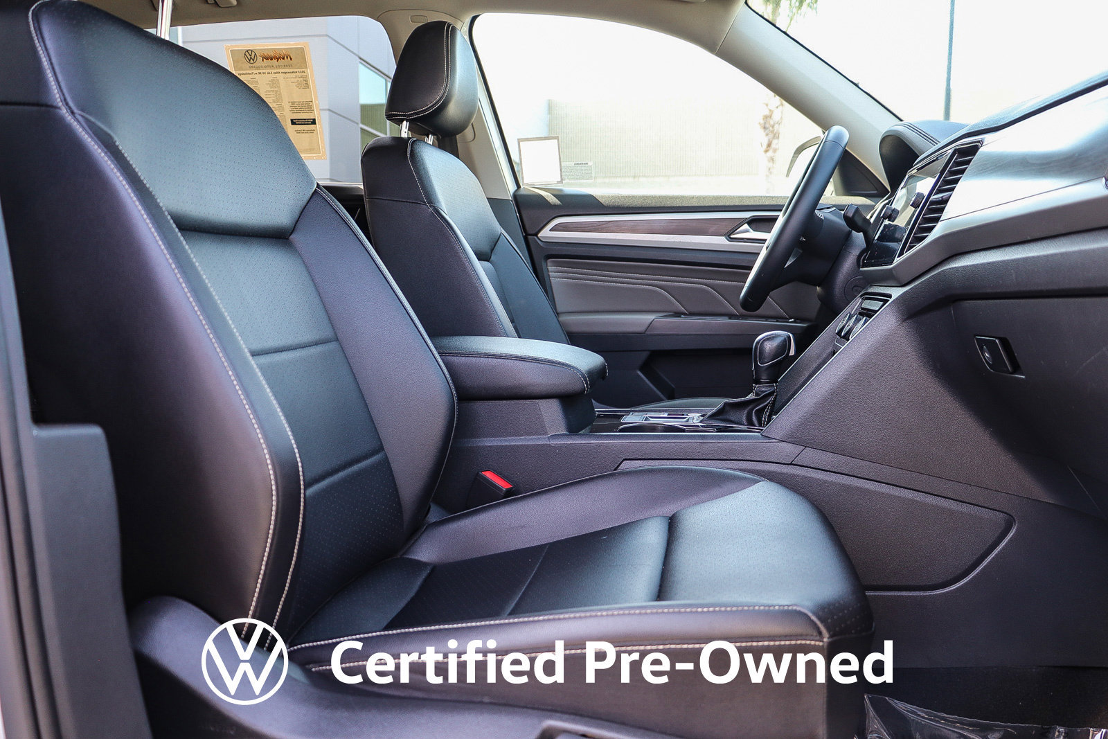 Certified 2023 Volkswagen Atlas SE w/ Black Wheel Package FWD image 18