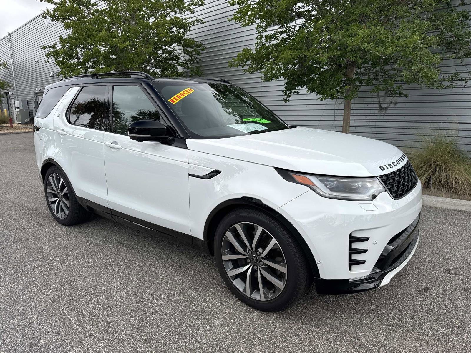 Certified 2025 Land Rover Discovery Dynamic SE AWD/4WD image 4