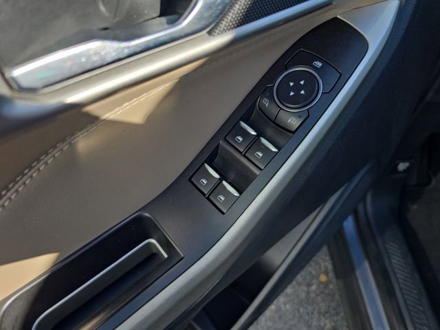 Used 2022 Ford Explorer XLT image 17