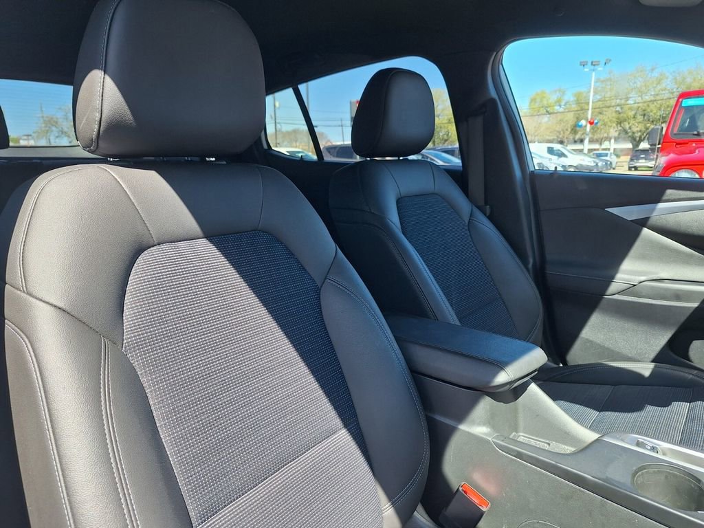 Used 2025 Buick Envista Preferred image 25