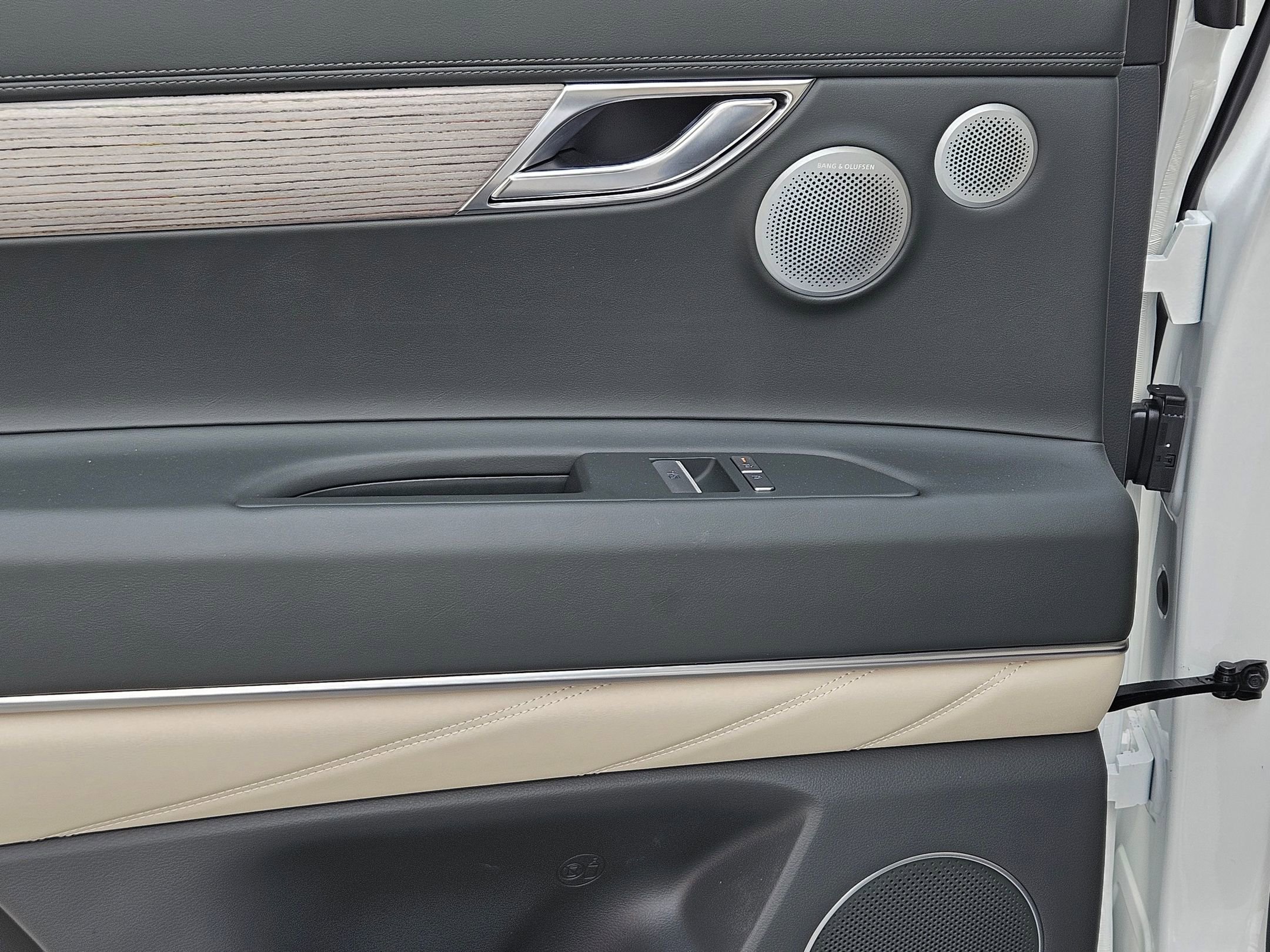 Used 2025 Genesis GV80 3.5T Prestige image 23