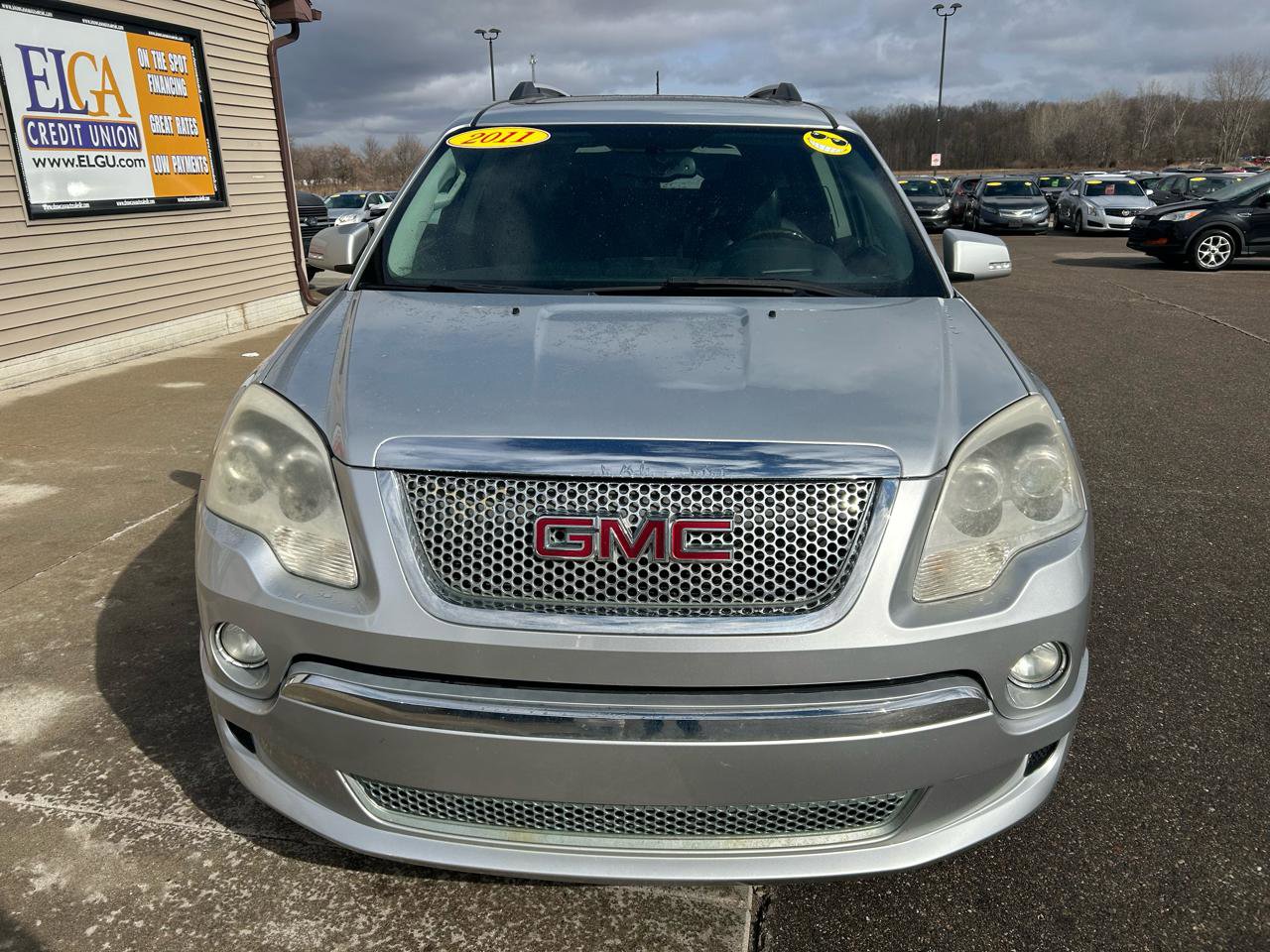 Used 2011 GMC Acadia Denali image 2