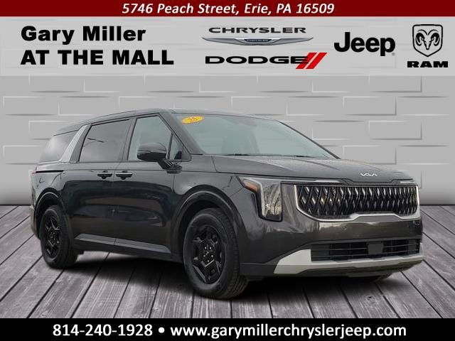 Used 2025 Kia Carnival image 1