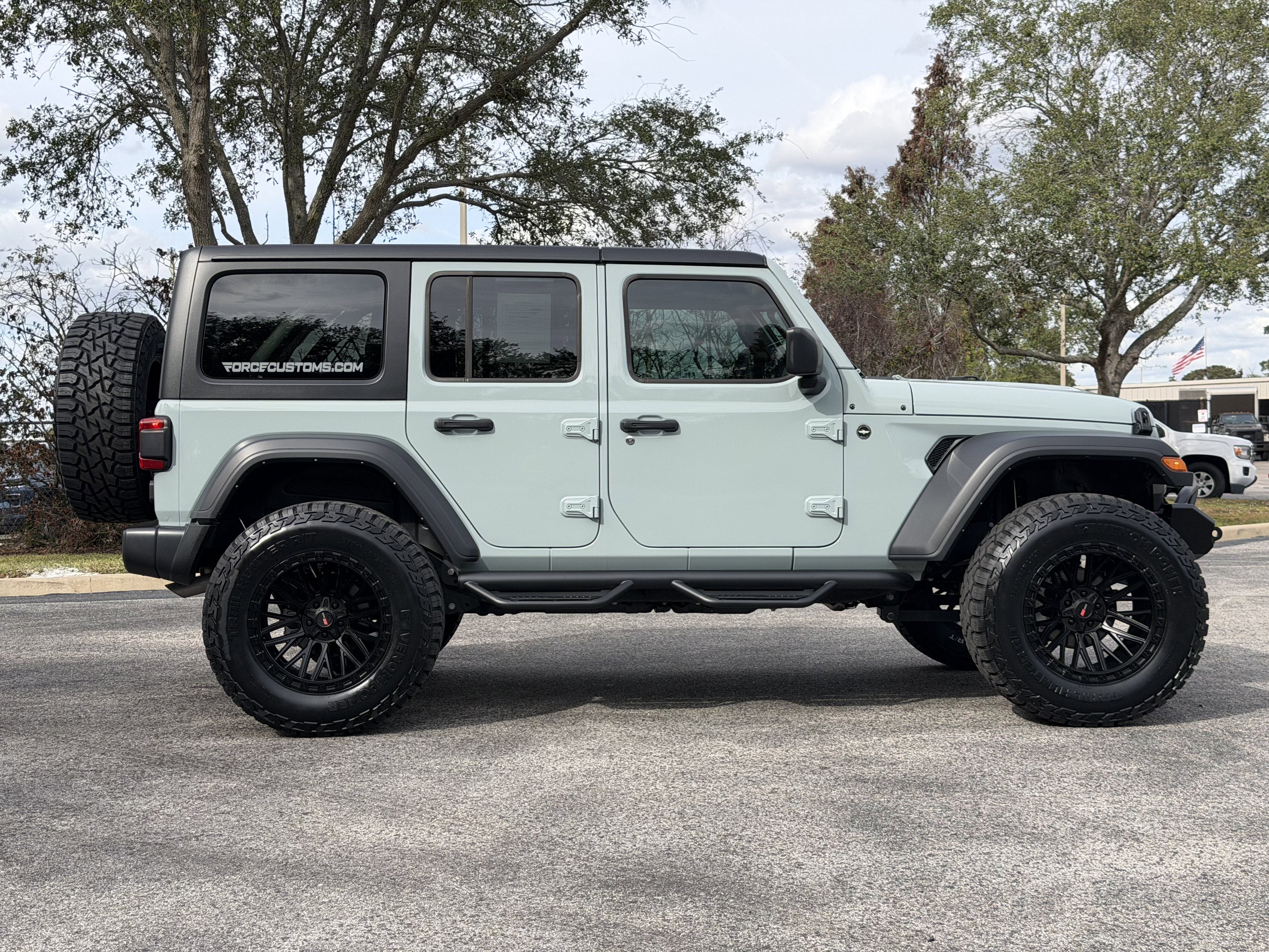 Used 2024 Jeep Wrangler Sport S image 8