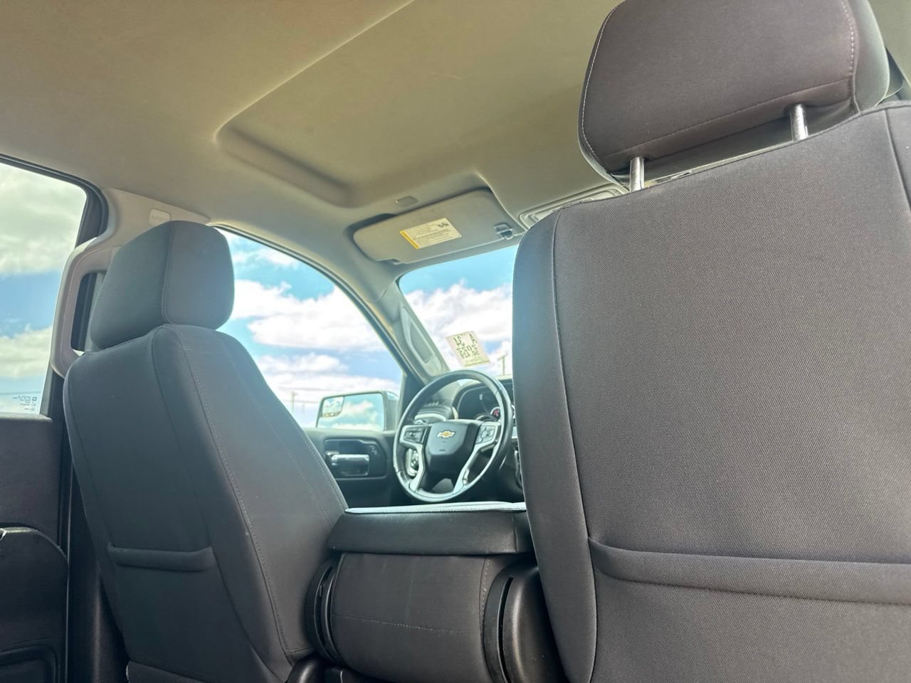 Used 2022 Chevrolet Silverado 1500 LT AWD/4WD image 31