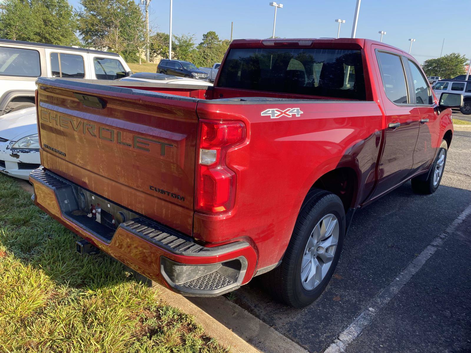 Used 2022 Chevrolet Silverado 1500 Custom w/ LPO, Dark Essentials Package AWD/4WD image 7